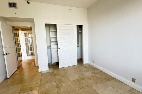 Condo in Key Biscayne, Florida, 2 bedrooms  № 1353754 - photo 16