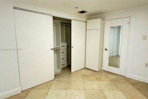 Condo in Key Biscayne, Florida, 2 bedrooms  № 1353754 - photo 11