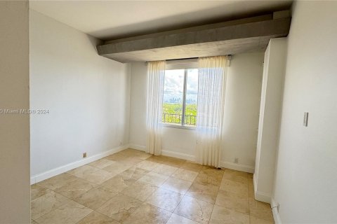 Condo in Key Biscayne, Florida, 2 bedrooms  № 1353754 - photo 17