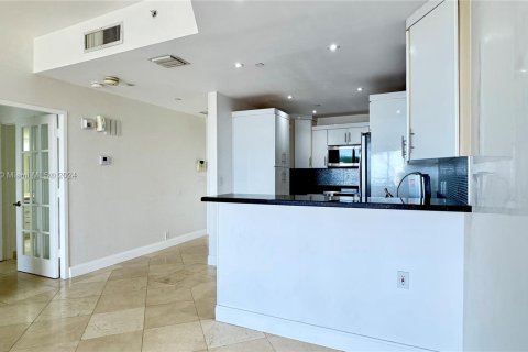 Condo in Key Biscayne, Florida, 2 bedrooms  № 1353754 - photo 7