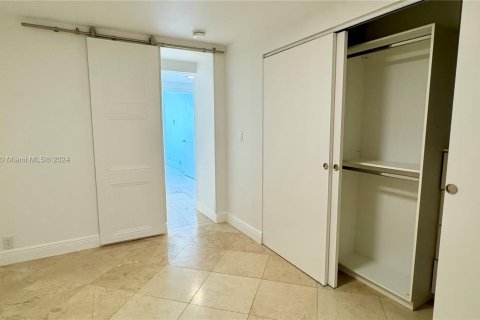 Condo in Key Biscayne, Florida, 2 bedrooms  № 1353754 - photo 9