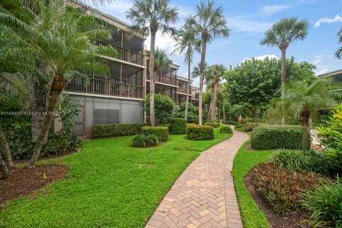 Condo in South Palm Beach, Florida, 2 bedrooms  № 1353799 - photo 2