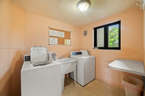 Condo in South Palm Beach, Florida, 2 bedrooms  № 1353799 - photo 23