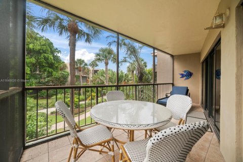 Condo in South Palm Beach, Florida, 2 bedrooms  № 1353799 - photo 22