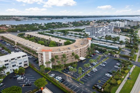 Copropriété à louer à South Palm Beach, Floride: 2 chambres, 104.14 m2 № 1353799 - photo 27