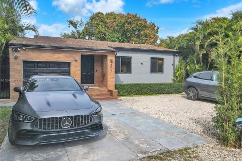 Villa ou maison à vendre à North Miami Beach, Floride: 3 chambres № 1047371 - photo 1