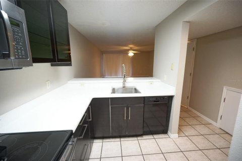 Townhouse in Tampa, Florida 2 bedrooms, 137.03 sq.m. № 1432134 - photo 5