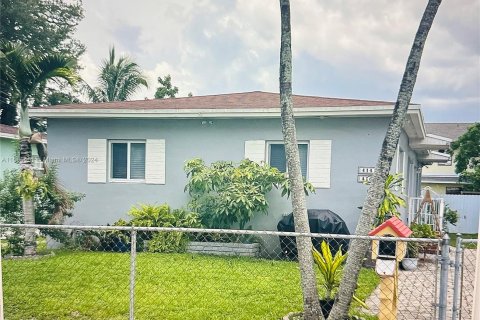 Купить коммерческую недвижимость в Майами, Флорида 144.93м2, № 1077316 - фото 2