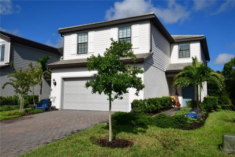 House in Bradenton, Florida 5 bedrooms, 245.08 sq.m. № 1342219 - photo 1