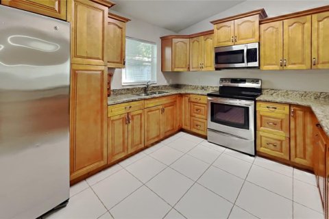 Casa en venta en Tampa, Florida, 3 dormitorios, 147.53 m2 № 1342248 - foto 4