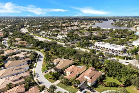 House in Wellington, Florida 3 bedrooms, 226.31 sq.m. № 1097461 - photo 2