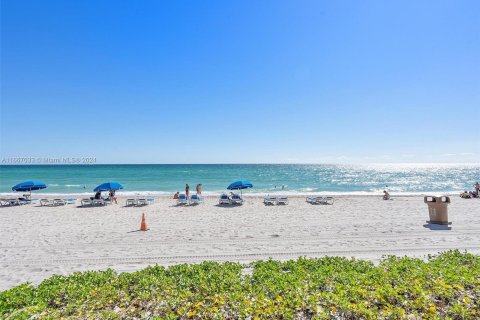 Studio in the Condo in Sunny Isles Beach, Florida  № 1381620 - photo 4