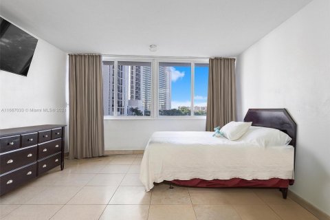 Studio in the Condo in Sunny Isles Beach, Florida  № 1381620 - photo 16