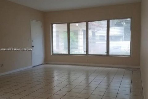 Propiedad comercial en venta en Coral Gables, Florida № 1397512 - foto 4