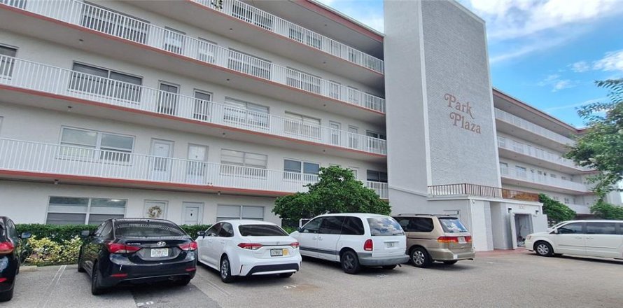 Condominio en Pinellas Park, Florida, 1 dormitorio  № 1357781