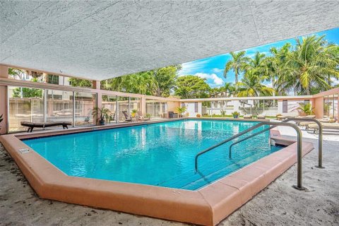 Condo in Lauderdale-by-the-Sea, Florida, 2 bedrooms  № 1160020 - photo 3