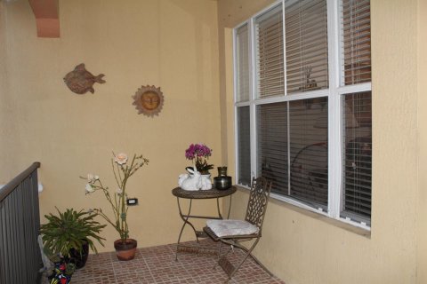 Condo in Palm Springs, Florida, 3 bedrooms  № 1160015 - photo 5