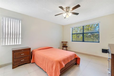 Купить кондоминиум в Санрайз, Флорида 2 спальни, 89.19м2, № 1028942 - фото 15