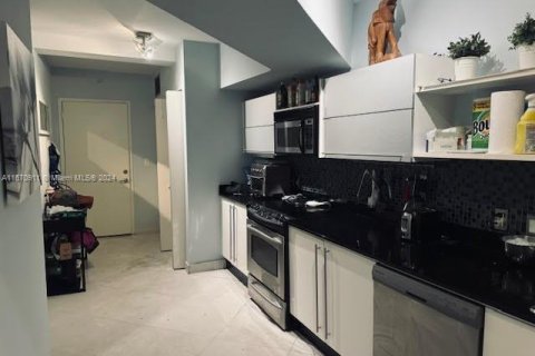 Condominio en venta en Miami, Florida, 1 dormitorio, 67.54 m2 № 1390045 - foto 3