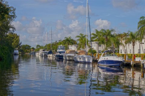 Condo in Fort Lauderdale, Florida, 2 bedrooms  № 1075799 - photo 6