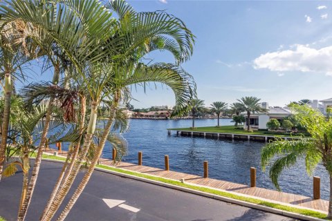 Condo in Fort Lauderdale, Florida, 2 bedrooms  № 1075799 - photo 12