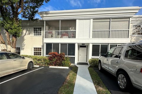 Condo in Fort Lauderdale, Florida, 2 bedrooms  № 1075799 - photo 2