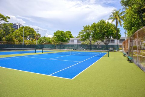 Condo in Fort Lauderdale, Florida, 2 bedrooms  № 1075799 - photo 13