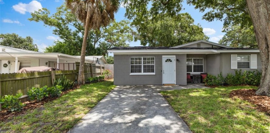 Villa ou maison à Tampa, Floride 3 chambres, 128.11 m2 № 1258232