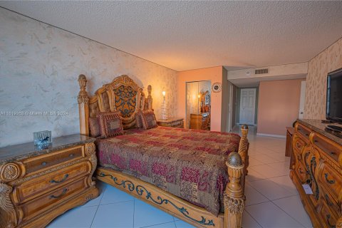 Copropriété à vendre à Sunny Isles Beach, Floride: 2 chambres, 170.01 m2 № 1240477 - photo 9