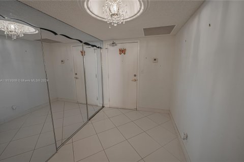 Condominio en venta en Sunny Isles Beach, Florida, 2 dormitorios, 170.01 m2 № 1240477 - foto 22