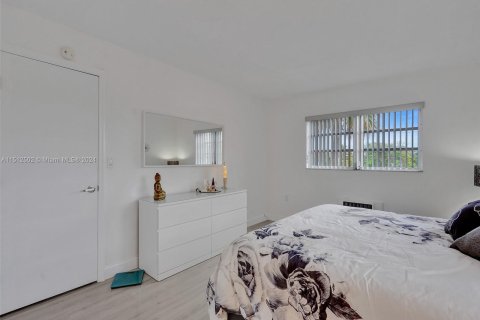 Copropriété à vendre à North Miami Beach, Floride: 1 chambre, 82.03 m2 № 1240481 - photo 19