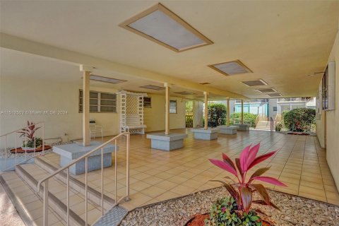 Copropriété à vendre à North Miami Beach, Floride: 1 chambre, 82.03 m2 № 1240481 - photo 29