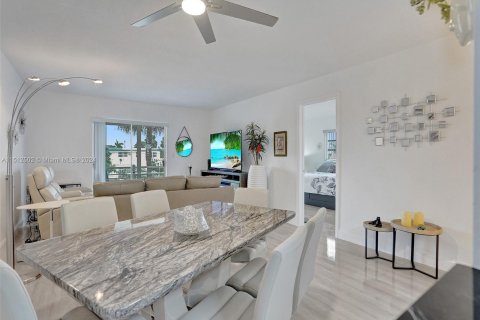 Condominio en venta en North Miami Beach, Florida, 1 dormitorio, 82.03 m2 № 1240481 - foto 6