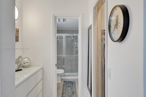 Condominio en venta en North Miami Beach, Florida, 1 dormitorio, 82.03 m2 № 1240481 - foto 15