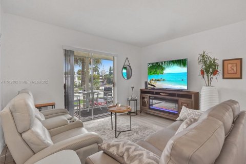 Copropriété à vendre à North Miami Beach, Floride: 1 chambre, 82.03 m2 № 1240481 - photo 10