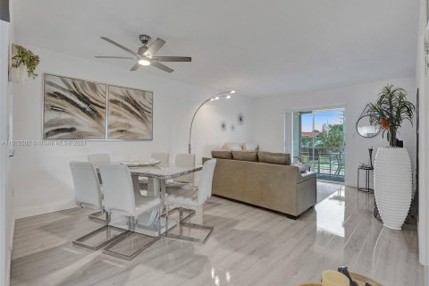 Copropriété à vendre à North Miami Beach, Floride: 1 chambre, 82.03 m2 № 1240481 - photo 7