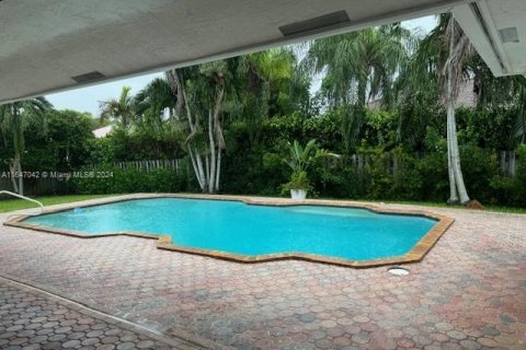 Villa ou maison à vendre à Palmetto Bay, Floride: 5 chambres, 253.34 m2 № 1329821 - photo 13