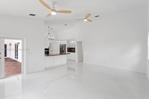 Villa ou maison à vendre à Palmetto Bay, Floride: 5 chambres, 253.34 m2 № 1329821 - photo 17