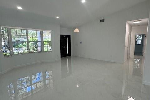 Villa ou maison à vendre à Palmetto Bay, Floride: 5 chambres, 253.34 m2 № 1329821 - photo 2