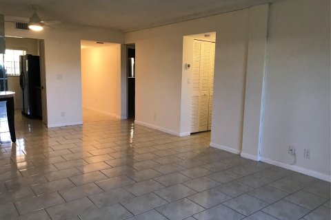 Copropriété à vendre à Coral Springs, Floride: 2 chambres, 84.17 m2 № 1047634 - photo 16