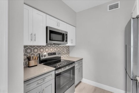 Condominio en venta en Tampa, Florida, 1 dormitorio, 80.55 m2 № 1371561 - foto 13