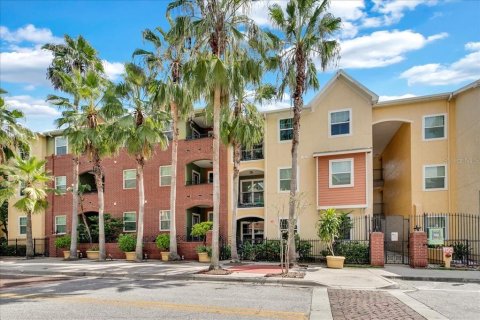 Condominio en venta en Tampa, Florida, 1 dormitorio, 80.55 m2 № 1371561 - foto 1