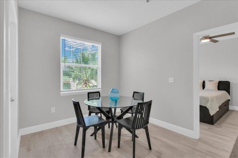 Condo in Tampa, Florida, 1 bedroom  № 1371561 - photo 9