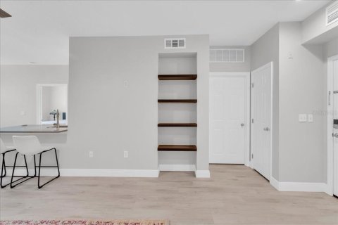 Condo in Tampa, Florida, 1 bedroom  № 1371561 - photo 7