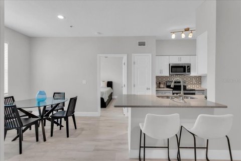 Condo in Tampa, Florida, 1 bedroom  № 1371561 - photo 8