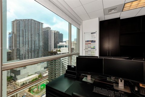 Commercial property in Miami, Florida № 1401171 - photo 20