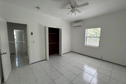 Commercial property in Miami, Florida 152.36 sq.m. № 1401204 - photo 9