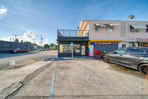 Propiedad comercial en venta en Miami, Florida № 1401173 - foto 19