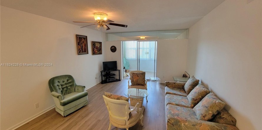 Condo in Boynton Beach, Florida, 2 bedrooms  № 1271092