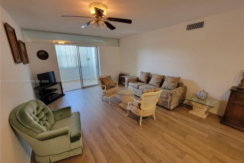 Condo in Boynton Beach, Florida, 2 bedrooms  № 1271092 - photo 2